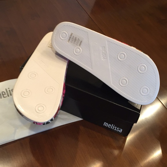 Melissa Beach/Pool/Spa Slide Sandals sizes 8 & 9 - Picture 3 of 7